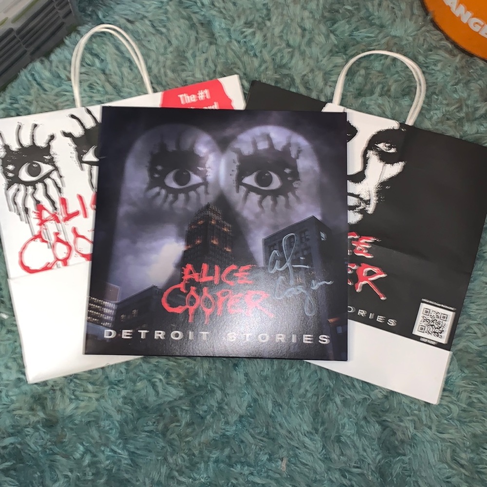 Alice Cooper signed Detroit Stories 2 record album